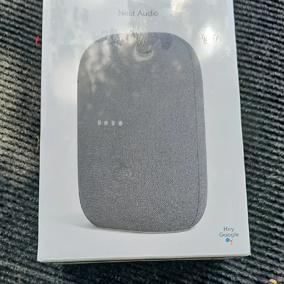 Google Nest Audio Speaker in Charcoal - Picture 1 of 4